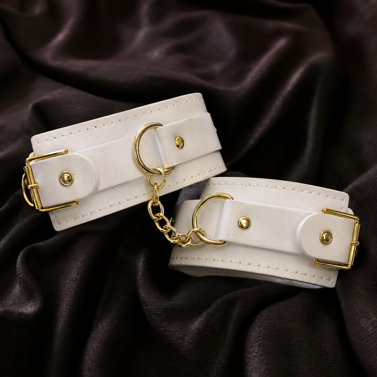 Esposas Luxury con Cadena blanco y herrajes dorado